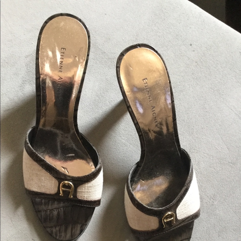 Etienne Aigner slides new without tags